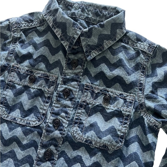 OshKosh B'Gosh Toddler Boys Denim Long Sleeve Button Down Shirt Size 2T - Picture 2 of 6